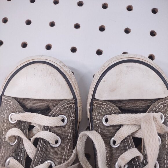 Classic Converse Gray Sneakers, Size Toddler 8 - Picture 4 of 6